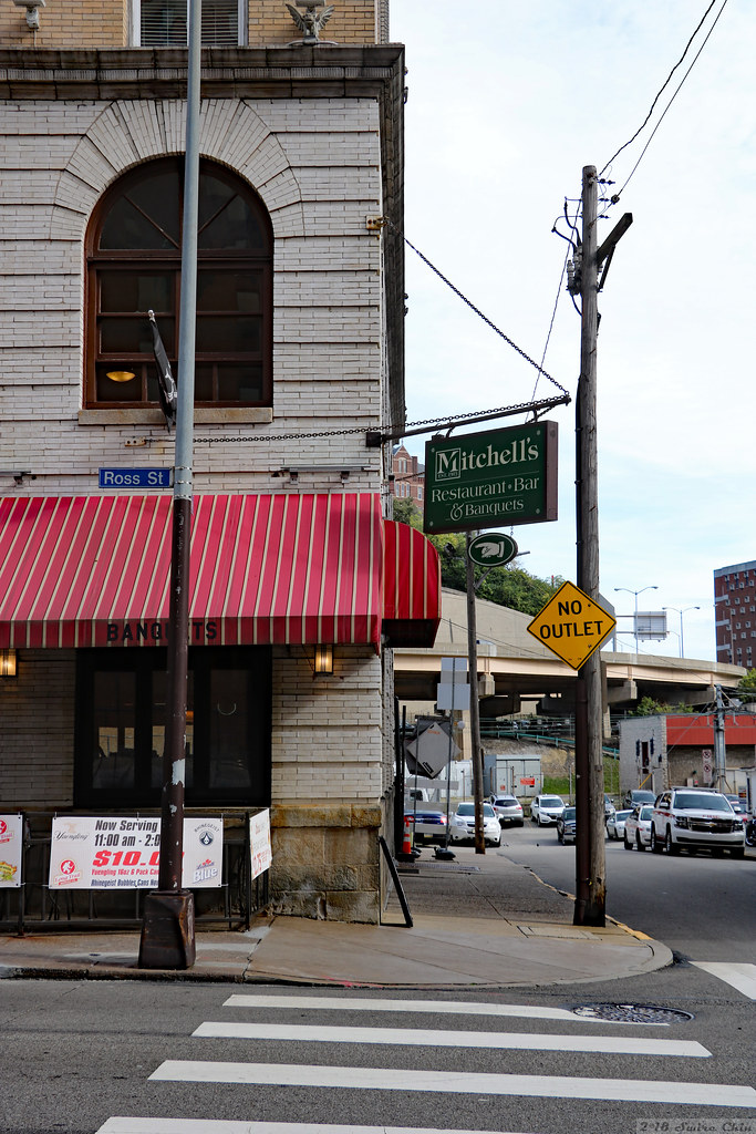 What Does a No Outlet Sign Mean? Real Estate Terms Explained