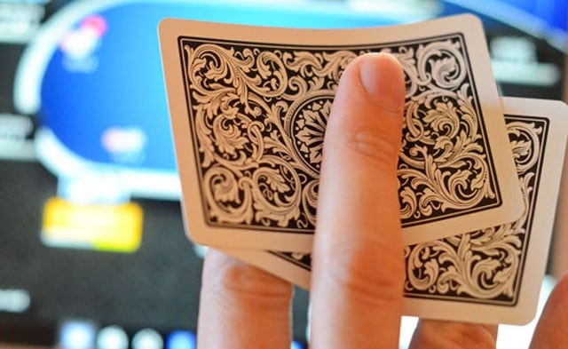 What Does It Mean to Fold Fast in Poker? Strategy Tips Explained
